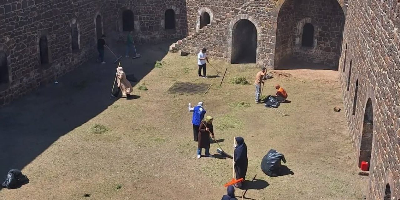 Tabyalarda örnek hizmet