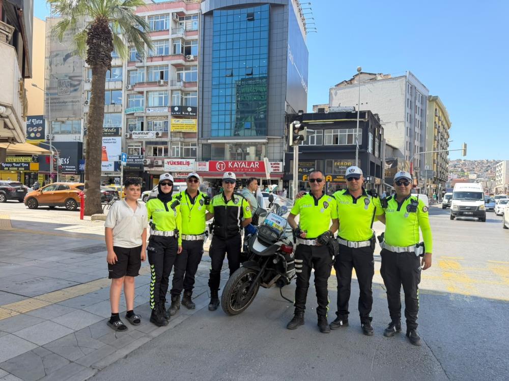 35 Yıllık Trafik Polisinin Son Anonsu Duygulandırdı