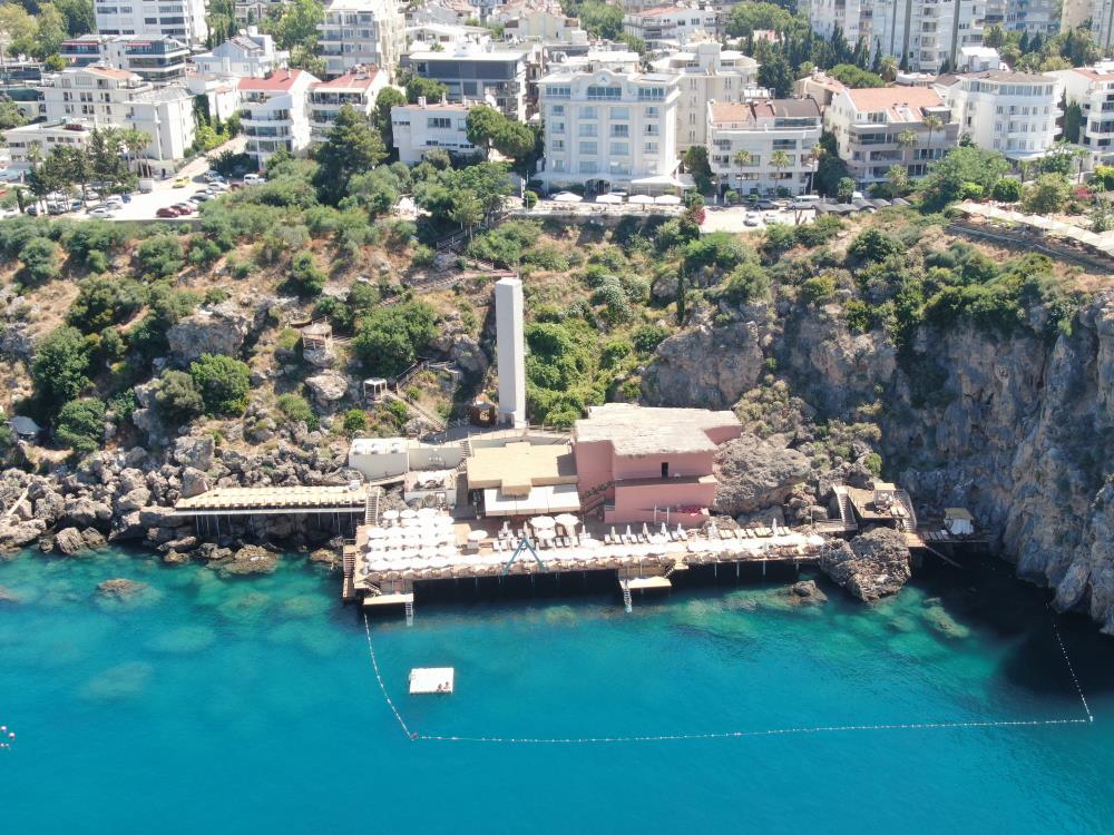 Antalya falezleri için kritik uyarı: "Bu gidişle 50 metrede bir asansör, 50 metrede bir beach platformu görebiliriz"