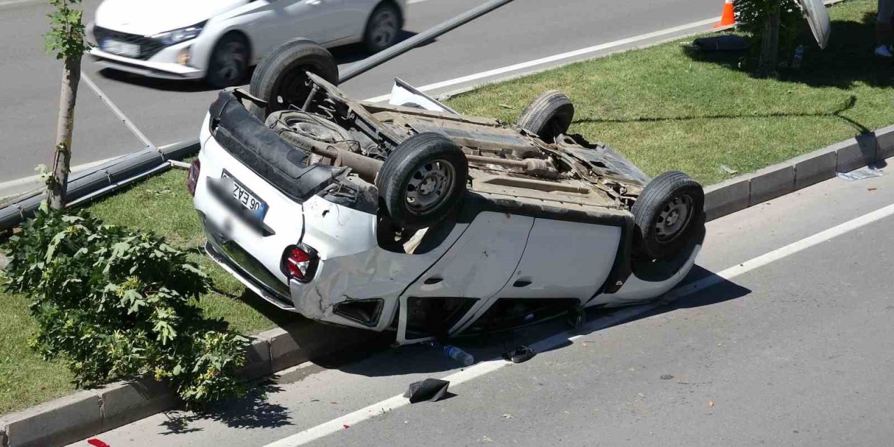 Malatya’da altgeçitte otomobiller çarpıştı: 3 yaralı