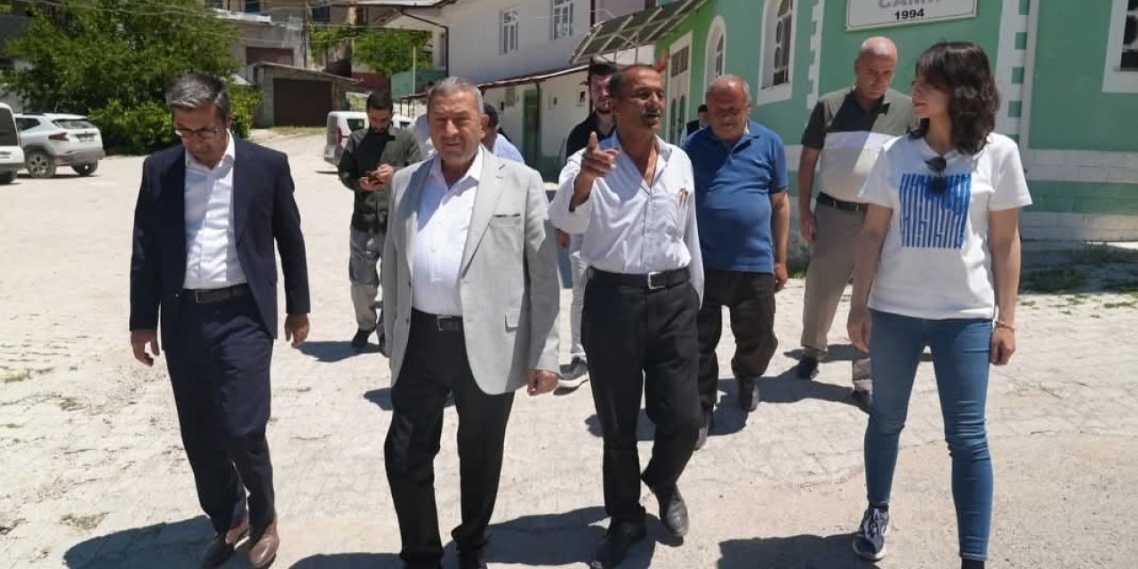 Darende’de Yenipınar Mahallesi’ne menfez, mahalle konağı ve yol yatırımı
