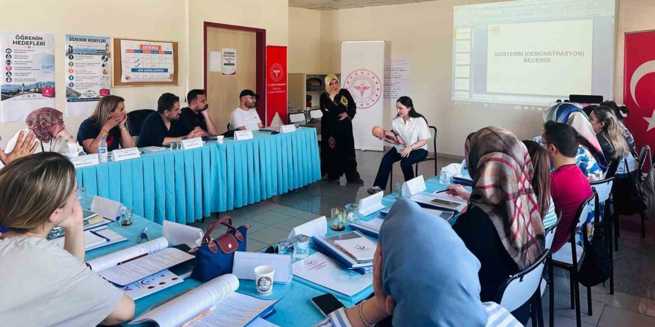 Erzincan’da ’İlkyardım Eğitici Eğitimi’ başladı