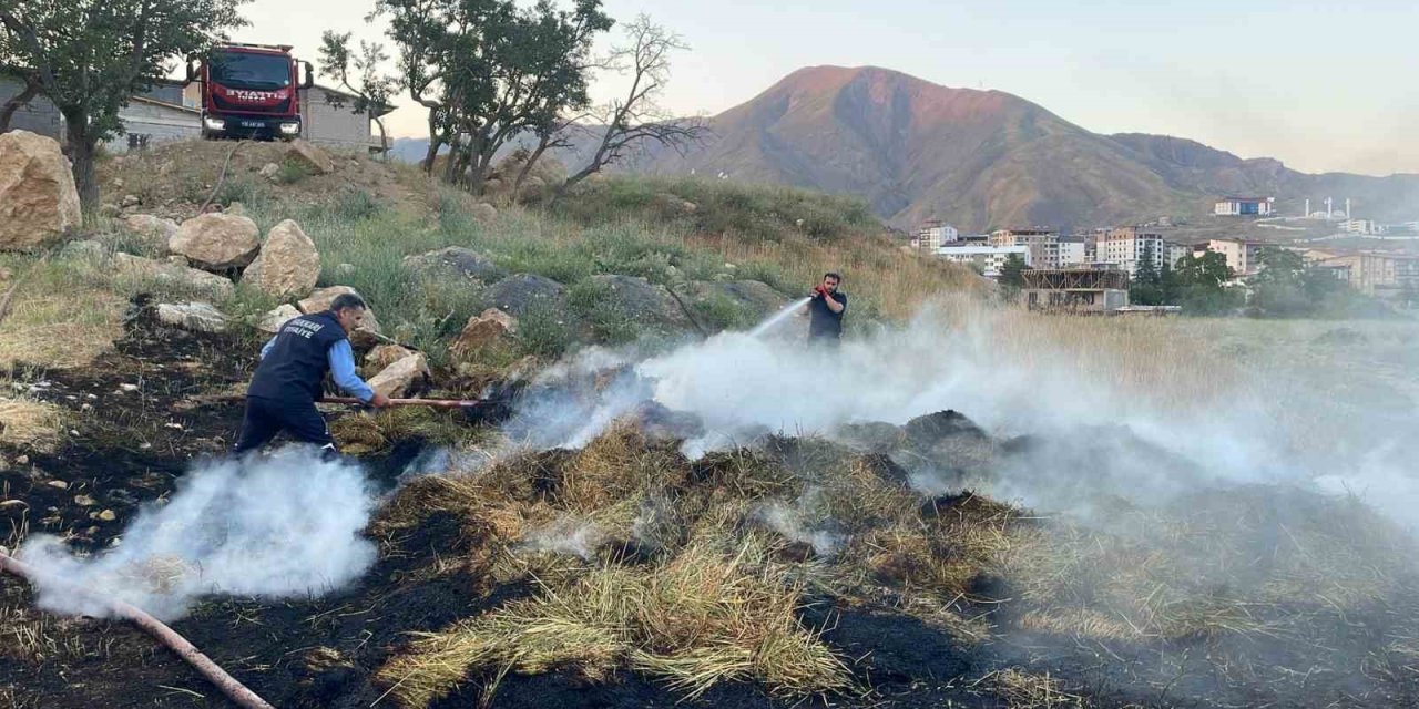 Hakkari’de ot yangını