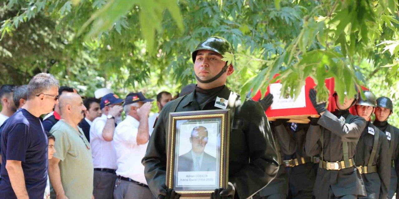 Kıbrıs Gazisi Adnan Coşkun son yolculuğuna uğurlandı