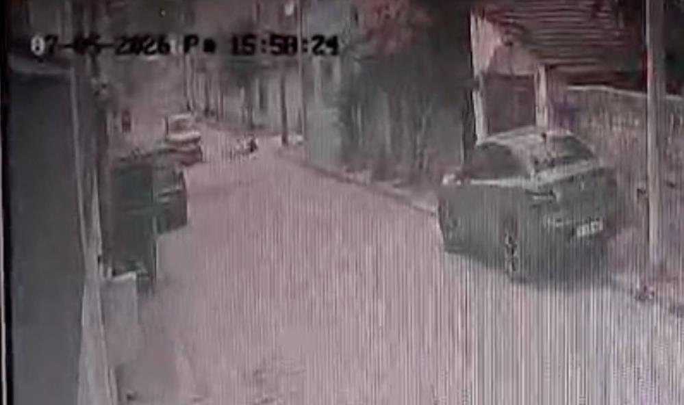 Eskişehir'de 6 yaşındaki bisikletli çocuk ile aracın çarpıştığı kaza kameralara anbean yansıdı