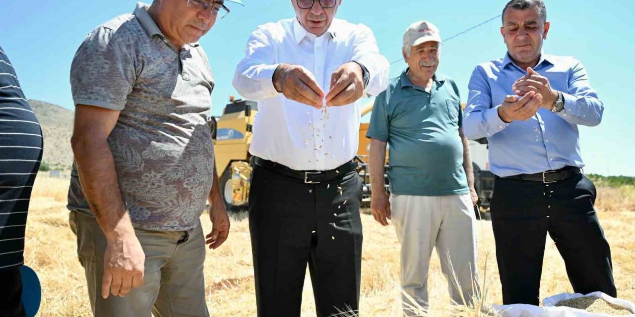 Başkan Geçit "Üreticilerimize ücretsiz arpa dağıtımı yapacağız"