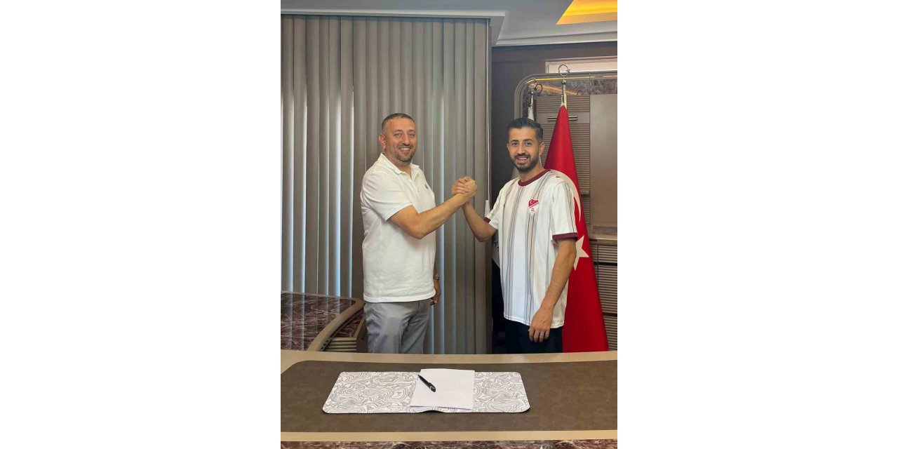 Elazığspor Onur Eriş’le sözleşme imzaladı