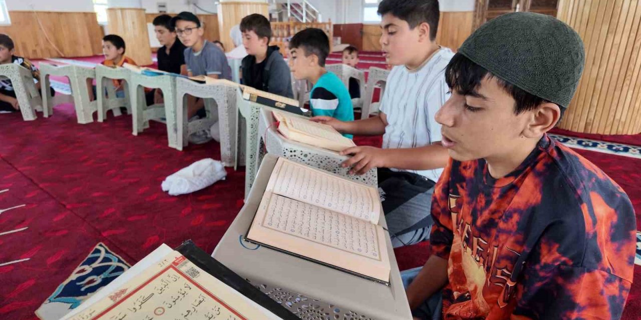 Erciş’te yaz Kuran kursları başladı