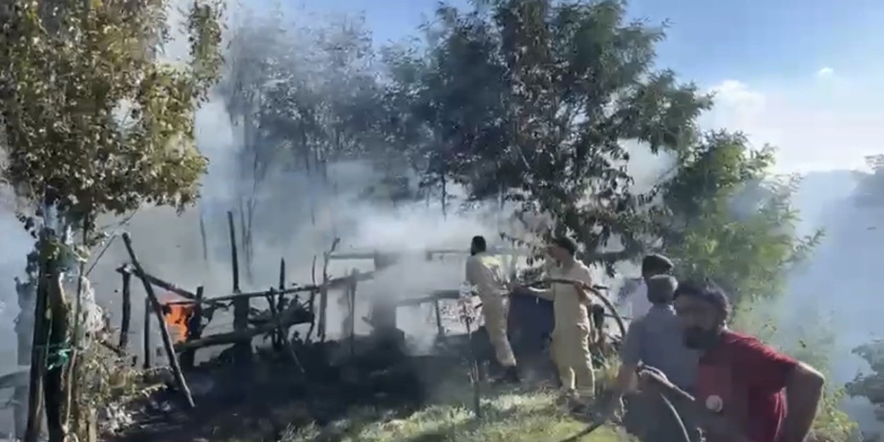 Bahçe yangını ormanlık alana sıçramadan söndürüldü