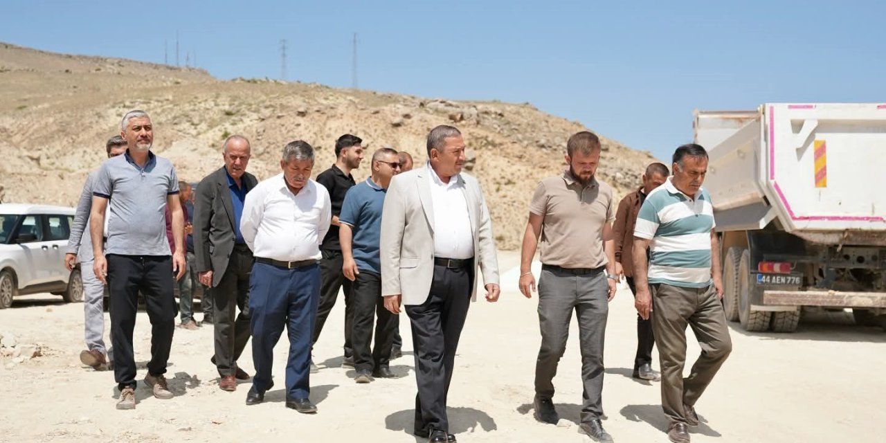 Darende Belediye Başkanı Bozkurt, devam eden projeleri sahada değerlendirdi
