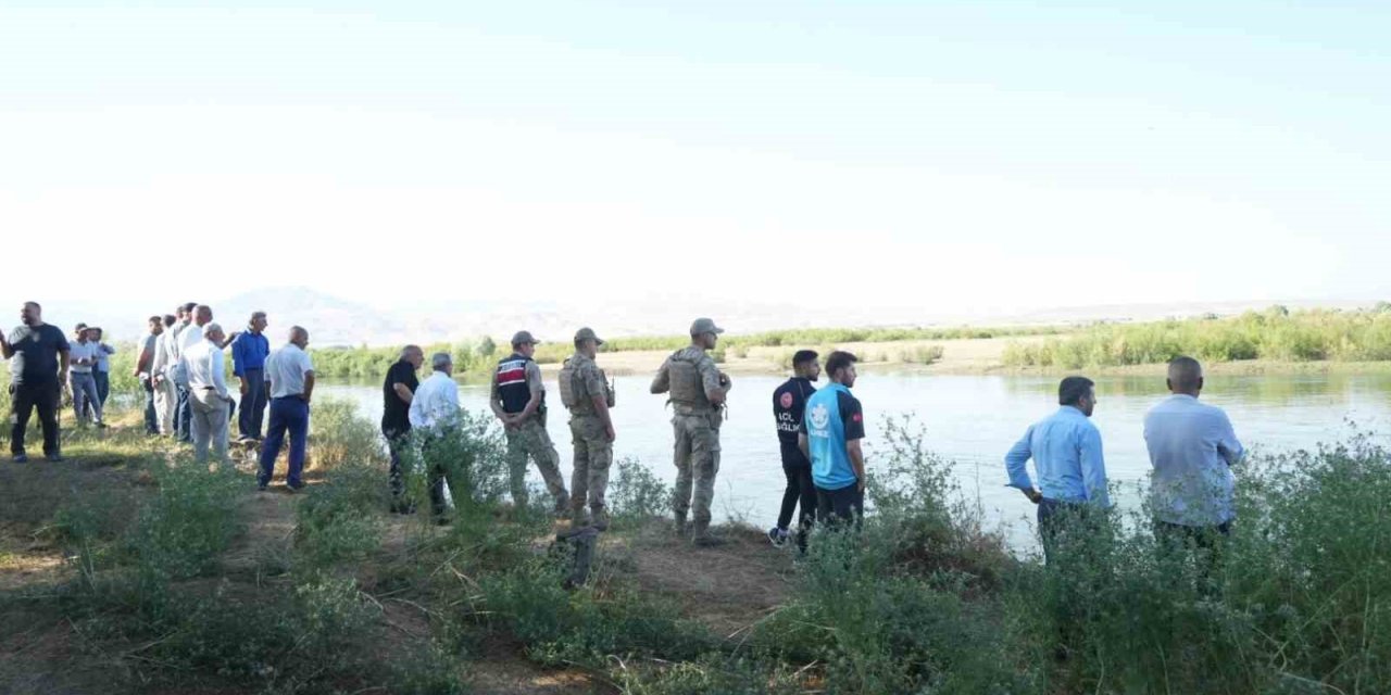 Muş’ta nehre düşen 10 yaşındaki çocuk için arama çalışması başlatıldı