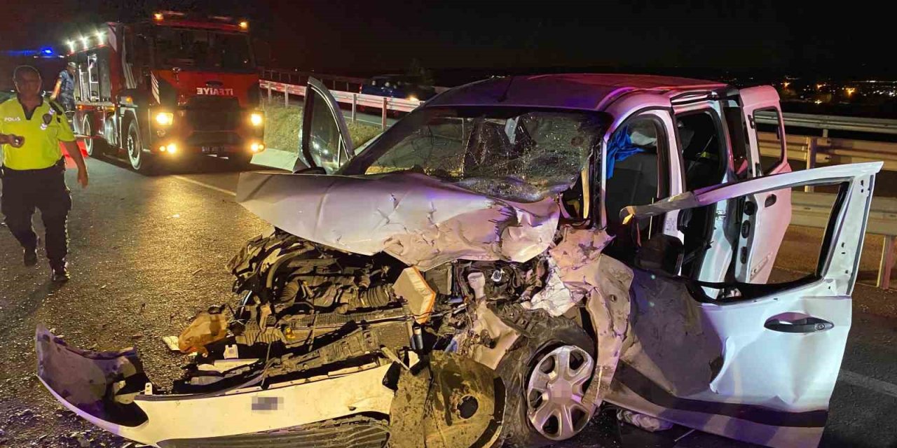 Malatya’da hafif ticari araç otomobille çarpıştı: 5 yaralı