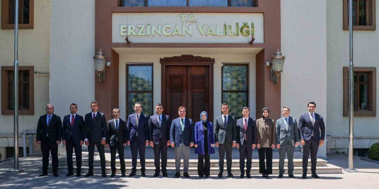 Vali Aydoğdu, yeni atanan vali yardımcıları ve kaymakamlarla toplantı yaptı