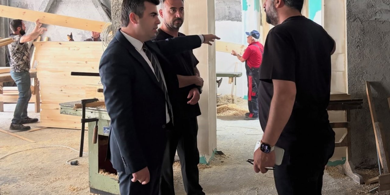 Susuz’da yeni Hükümet Konağı restorasyonu sürüyor: Kaymakam Öztürk çalışmaları yerinde inceledi