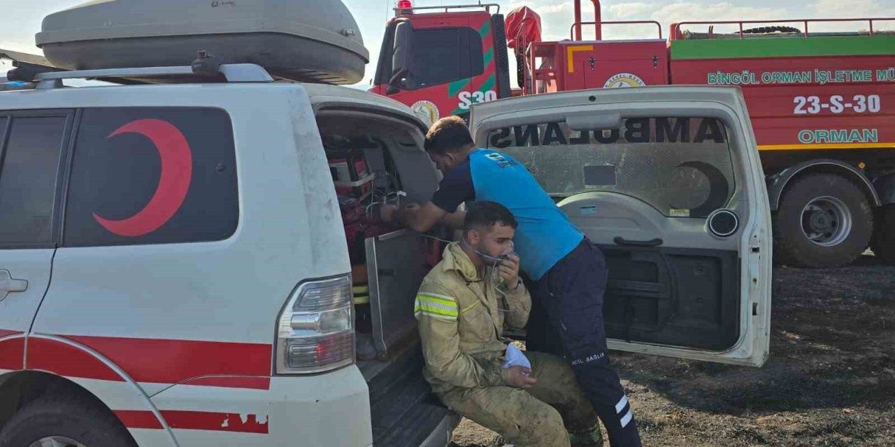 Yangına müdahale eden 4 personel dumandan etkilendi
