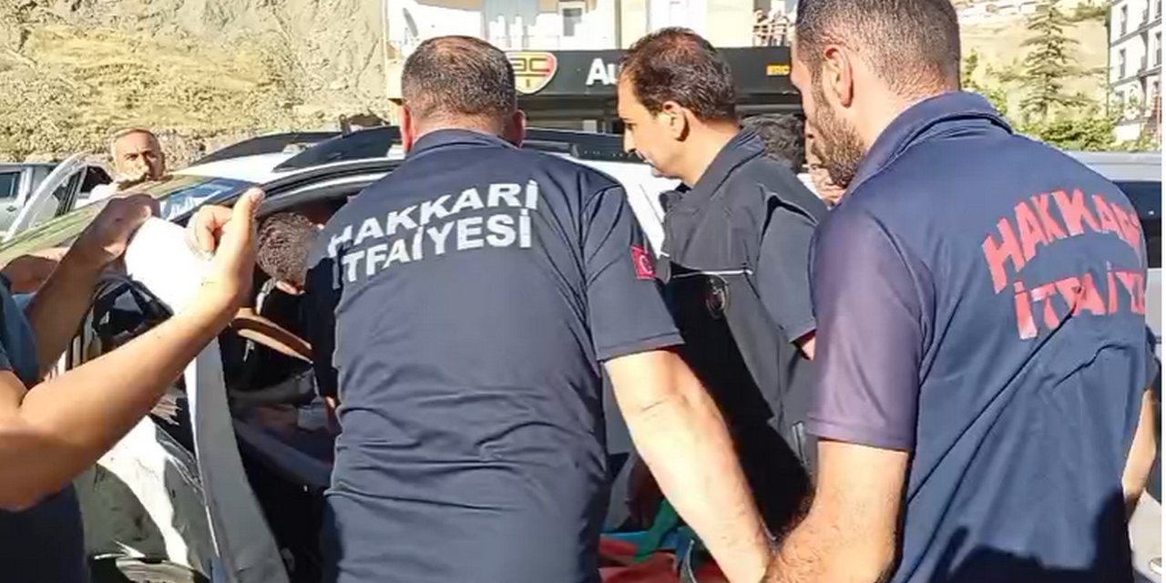 Hakkari’de iki aracın çarpıştığı kazada 1 kişi yaralandı