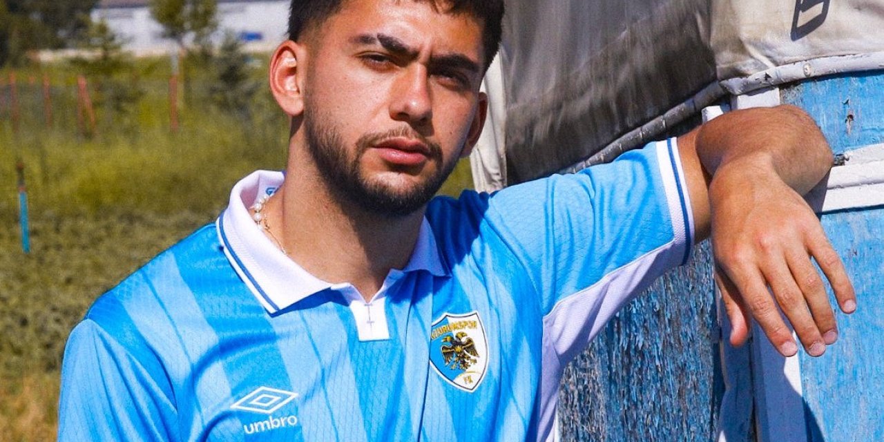 Erzurumspor FK, yeni sezonun "Gökbörü" formasını tanıttı
