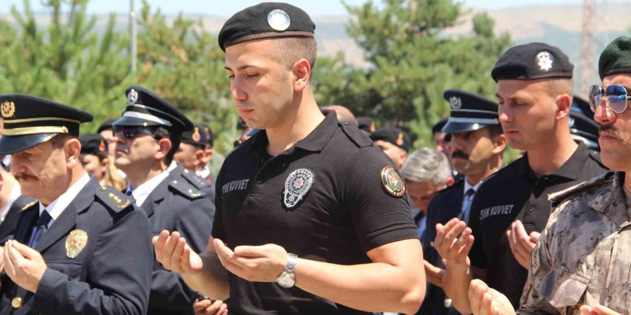Bingöl’de 15 Temmuz şehitleri dualarla anıldı