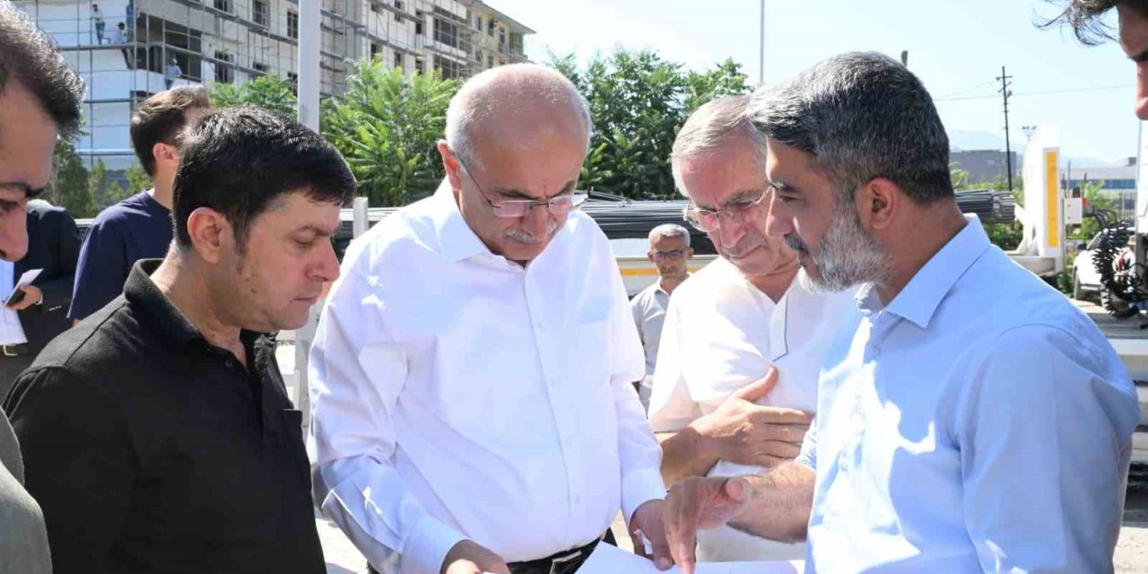 Başkan Er:" Şehrin altyapısını tamamen yeniliyoruz"