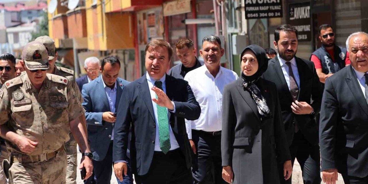 Vali Aydoğdu, Tercan’da vatandaşlar ve esnafla buluştu