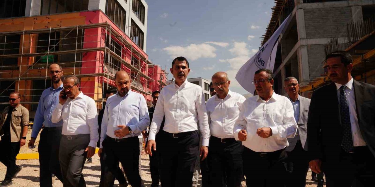 Bakan Kurum’un ismi Malatya’da oy birliği ile bir caddeye verildi