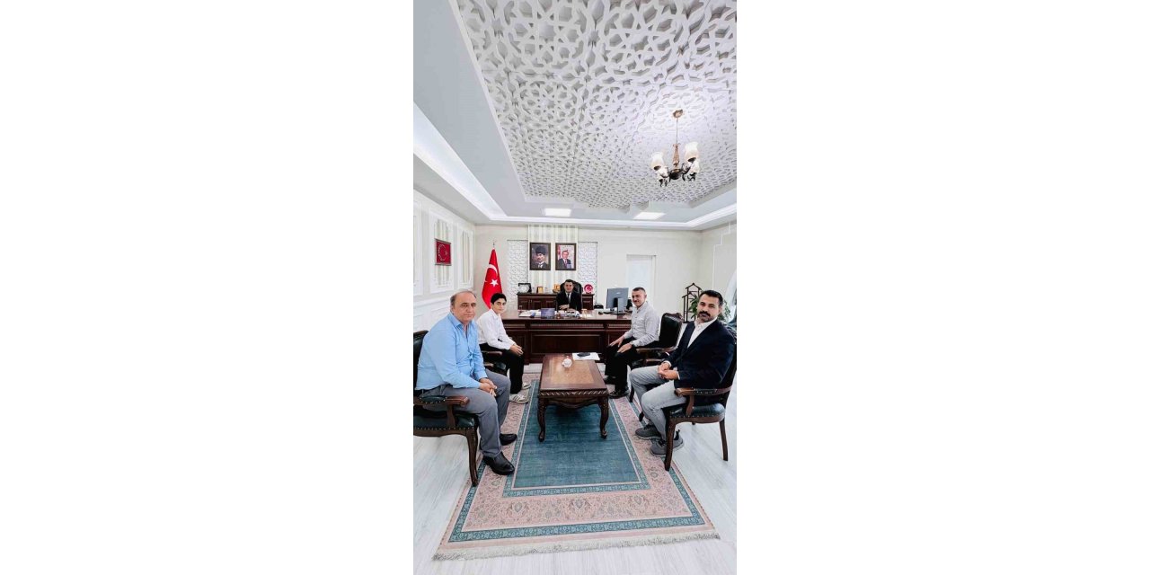 LGS Ağrı şampiyonu Muhammed Yusuf Işık’a Kaymakam Dertlioğlu’ndan anlamlı ödül