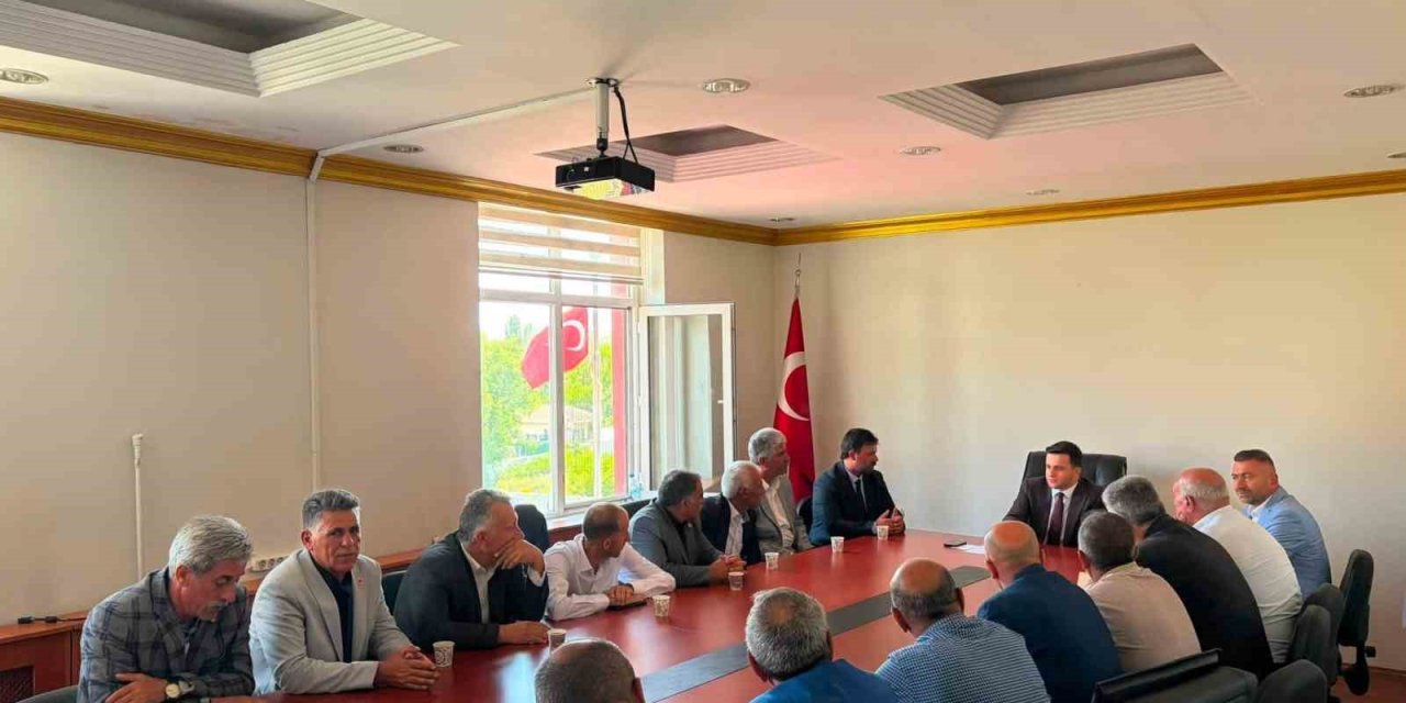 Digor’da köylerin sorunları masaya yatırıldı: Kaymakam Zengin muhtarlarla bir araya geldi