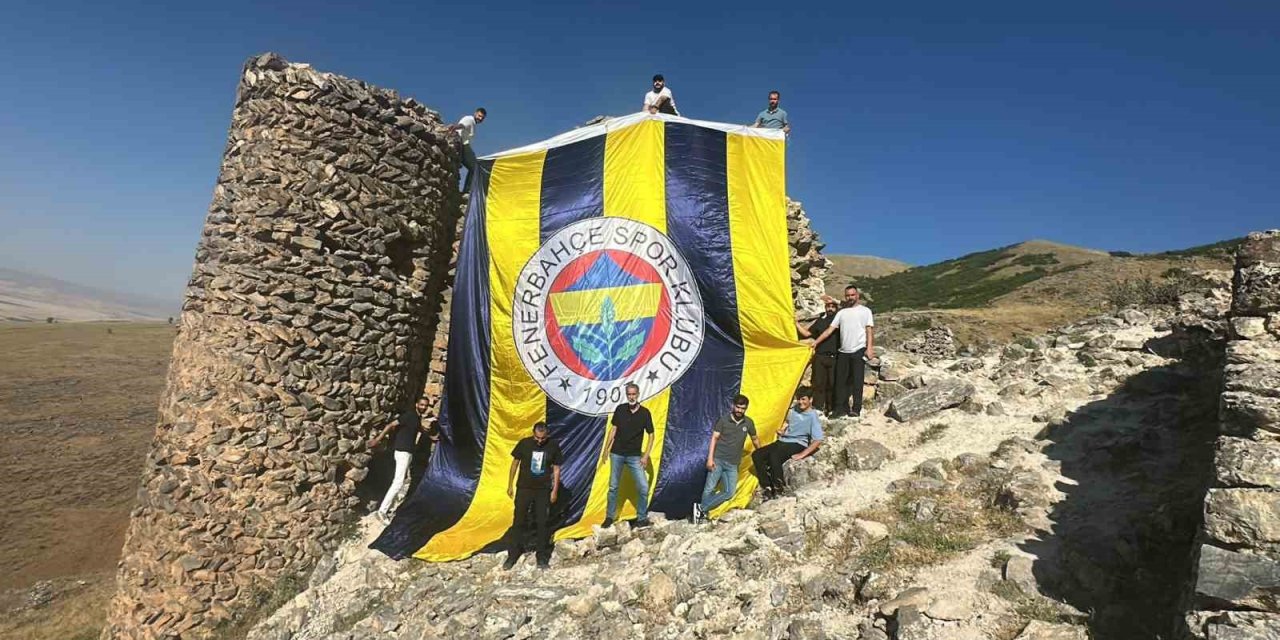 Muş’ta Dünya Fenerbahçeliler Günü Haspet Kalesi’nde kutlandı