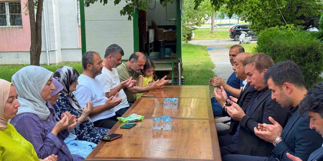 Vali Aydoğdu, eski Vali Yardımcısı Baştürk’ün ailesine başsağlığı diledi