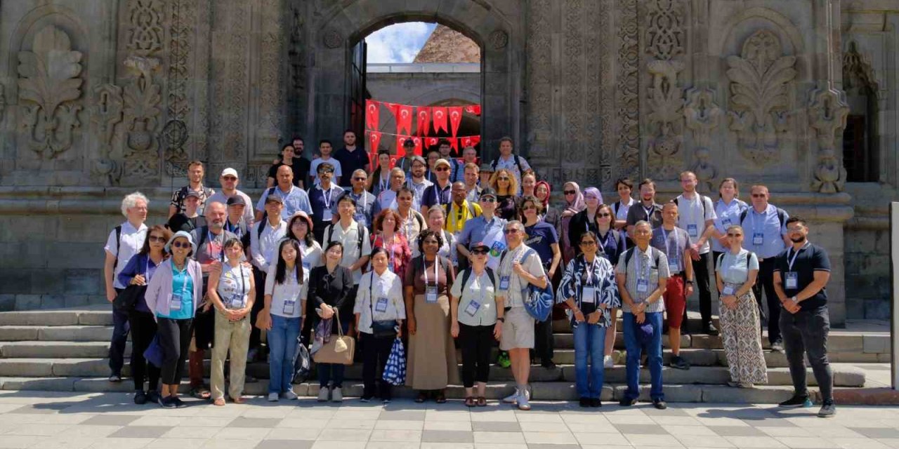 Yapay zekâ çağında kimya eğitiminin kalbi Erzurum’da attı