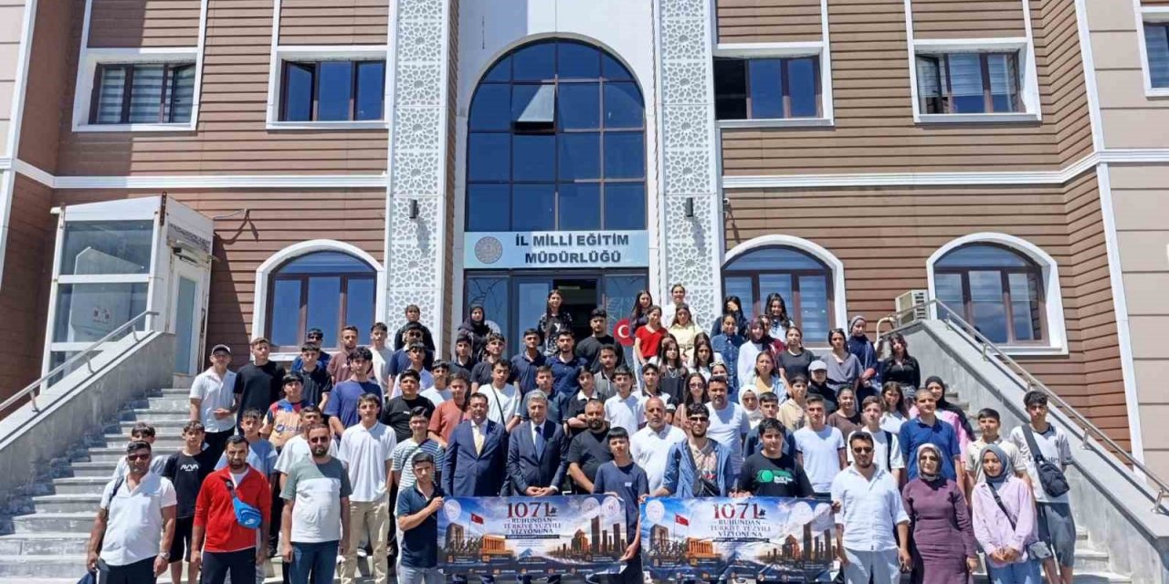 Ağrı’da "1071 Ruhundan Türkiye Yüzyılı Vizyonuna" gezi programının ilk kafilesi döndü