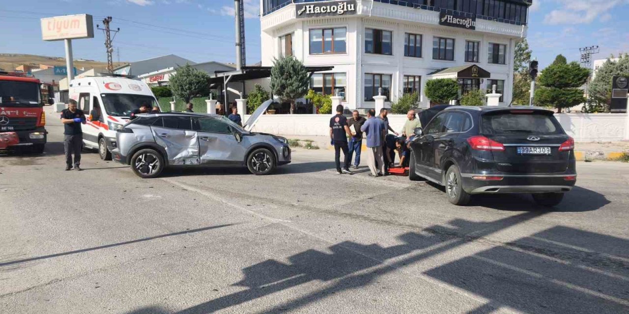 Van’da trafik kazası: 2 yaralı
