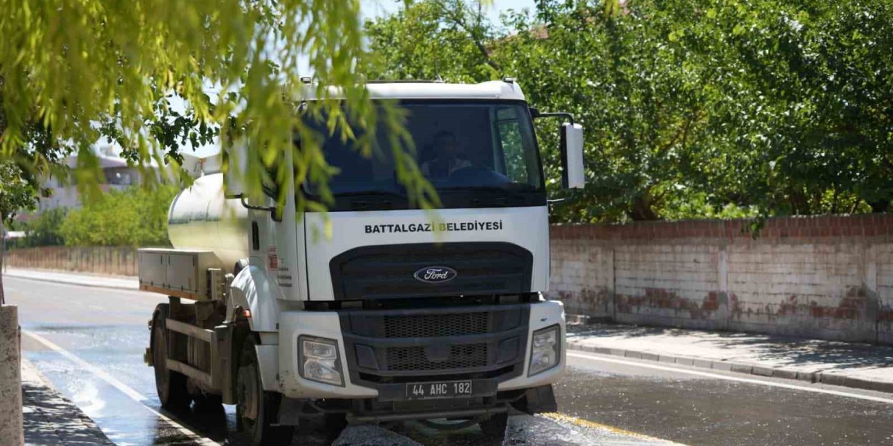Battalgazi’de temizlik ve pazar denetimleri sürüyor