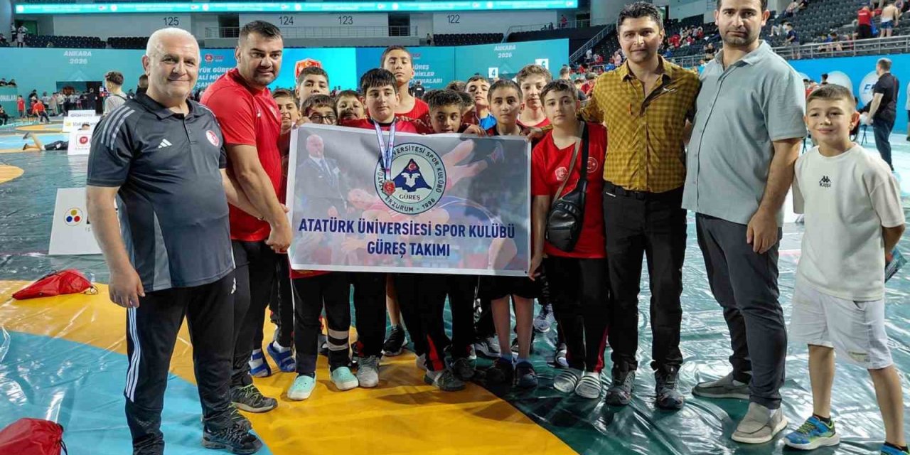Atatürk Üniversitesi spor kulübünden güreşte Türkiye şampiyonluğu gururu