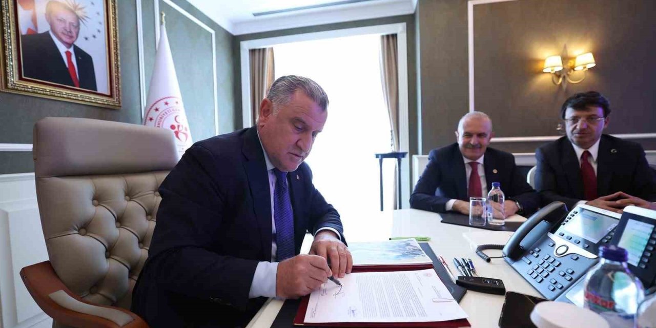 Van Stadyumu ve Yaşam Kompleksi için imzalar atıldı