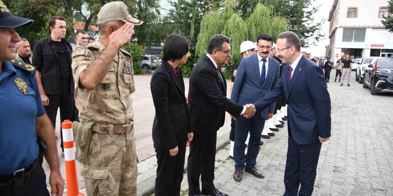 Ardahan Valisi Yamlı görevine başladı