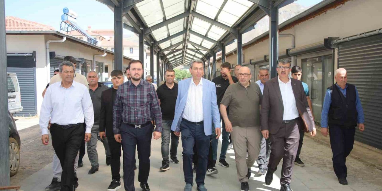 Elazığ’da AK kadro, saha çalışmalarını sürdürüyor