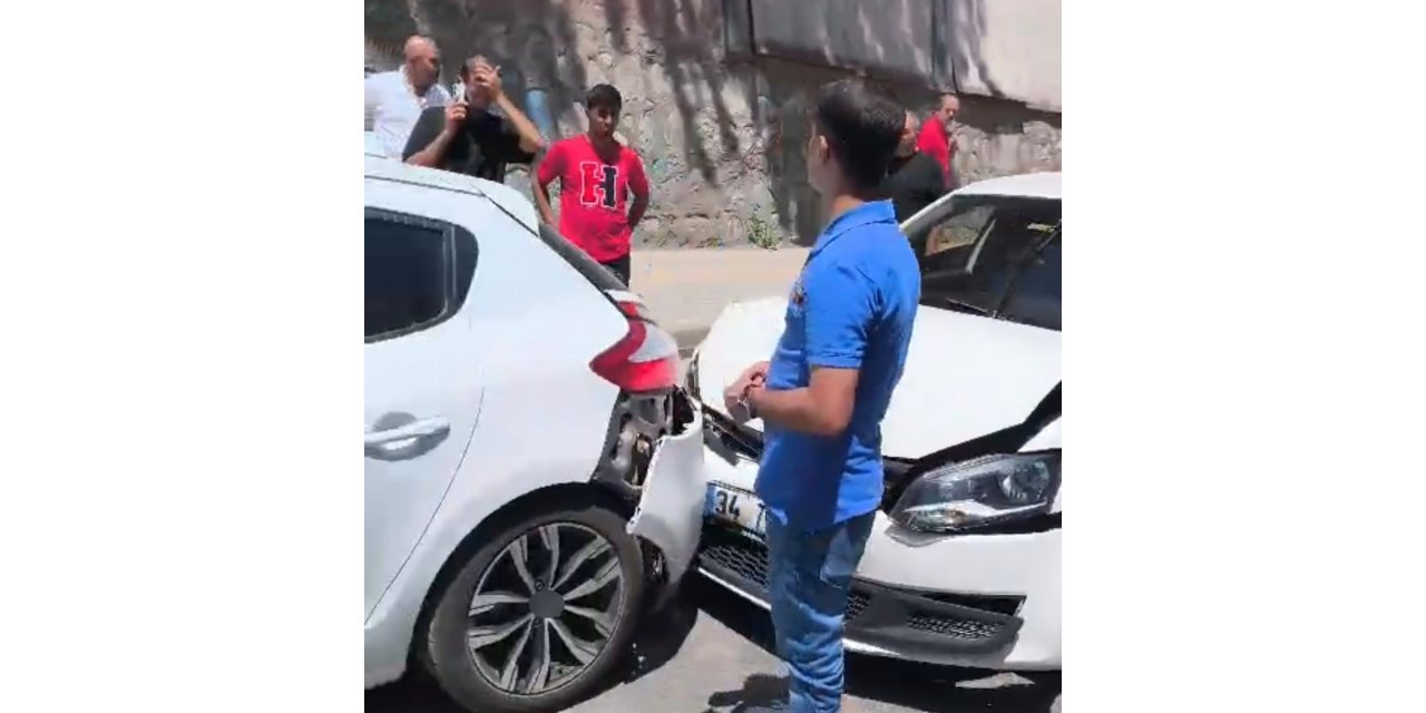 Bitlis’te maddi hasarlı trafik kazası