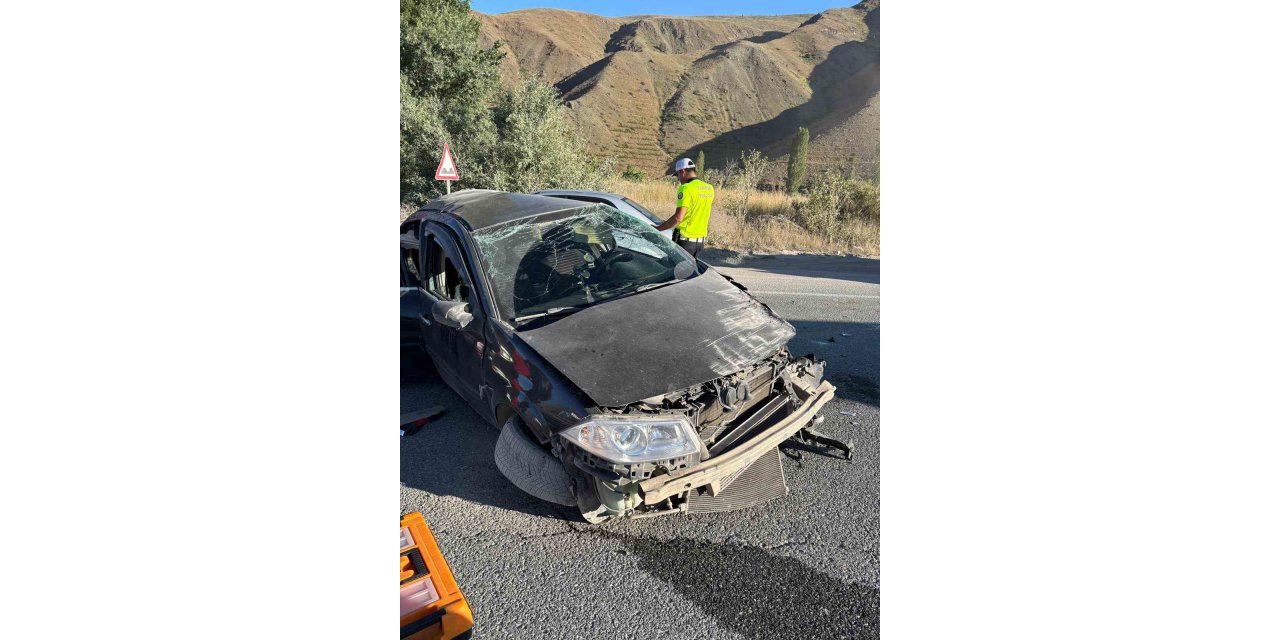 Erzincan’da trafik kazası: 3 yaralı