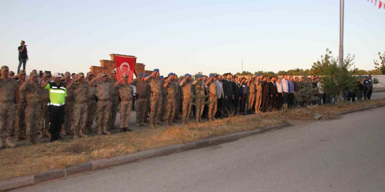 Şehit Binbaşı Arslan Kulaksız saldırıya uğradığı caddede anıldı