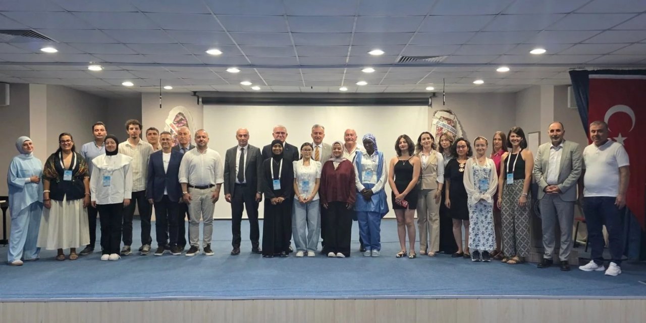 EBYÜ’de Türkçe Yaz Okulu öğrencilerine sertifikaları verildi