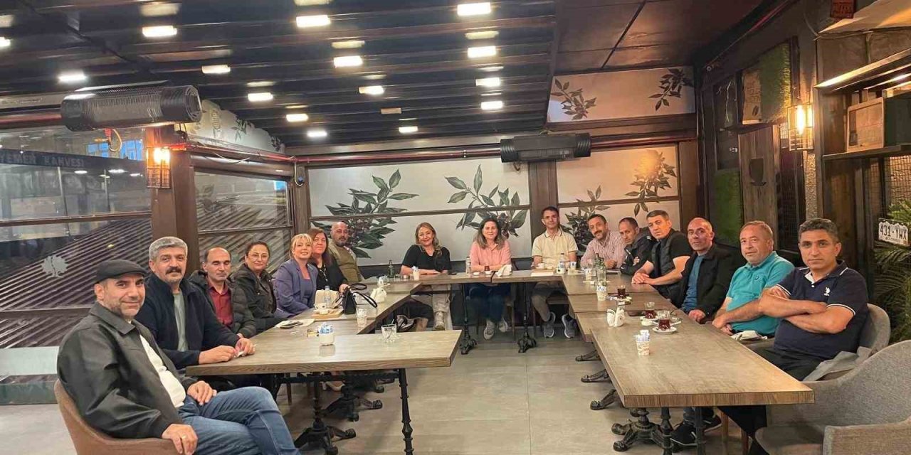 Lise arkadaşları 34 yıl sonra buluştu