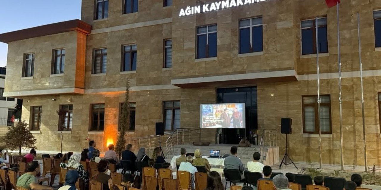 Elazığ’da açık hava sineması etkinliği