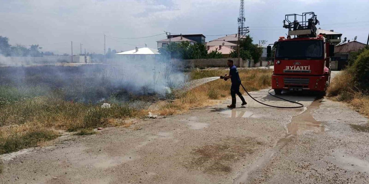 Van’da itfaiye son 10 günde 239 yangına müdahale etti
