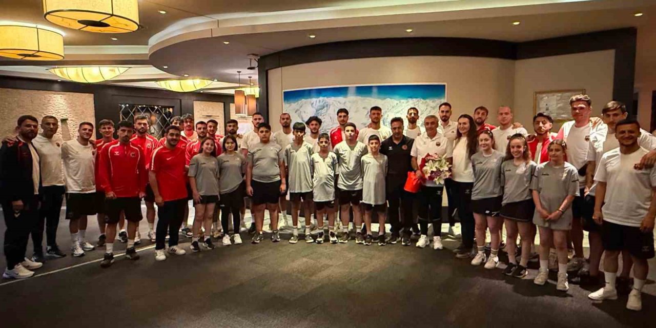 Erzincan’ın iki spor kulübü Erzurum’da buluştu