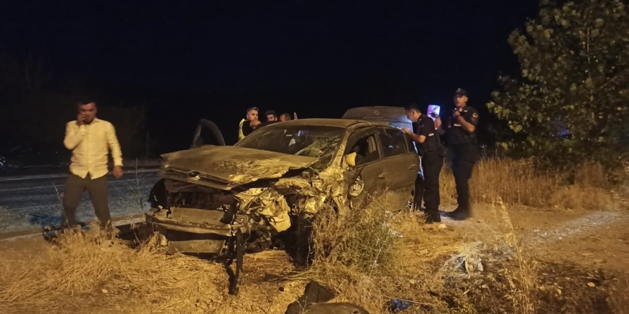Tır ile iki otomobil çarpıştı: 7 yaralı
