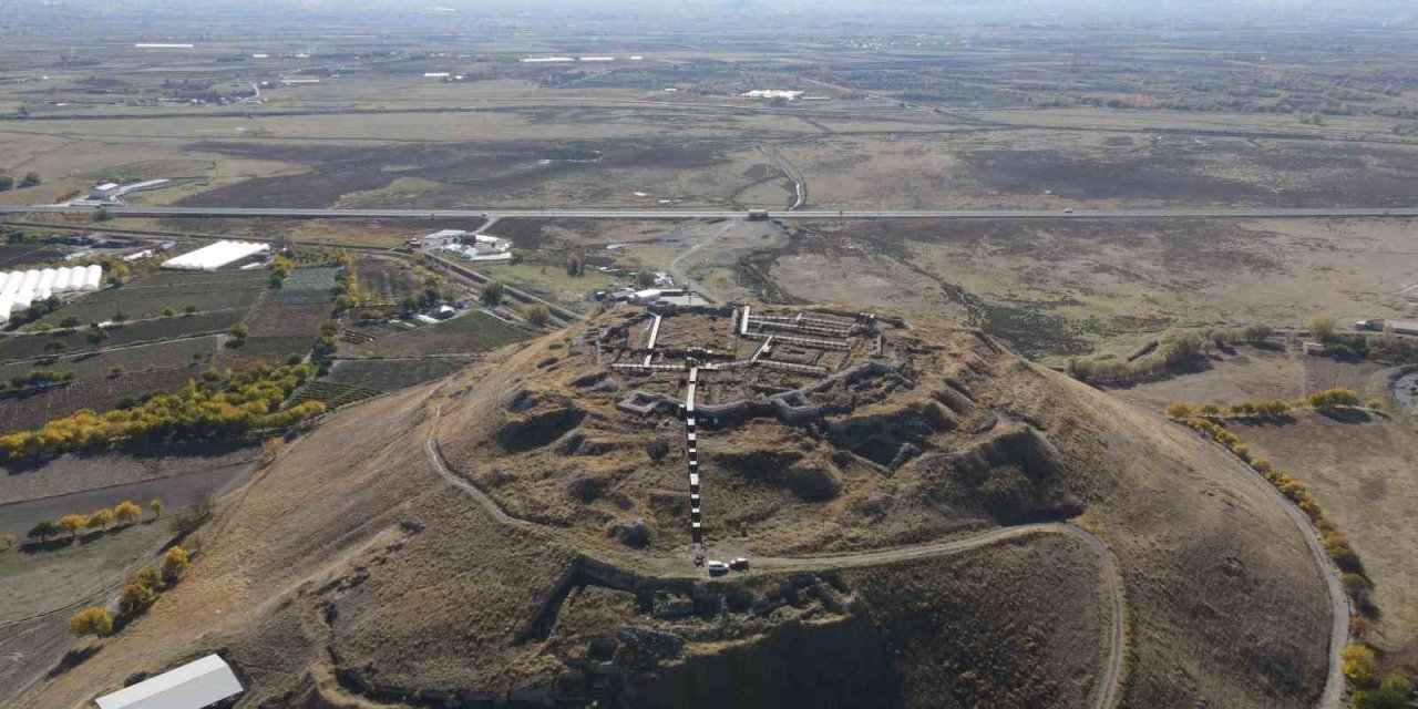 Altıntepe Kalesi, Urartu medeniyetinin izlerini yaşatıyor