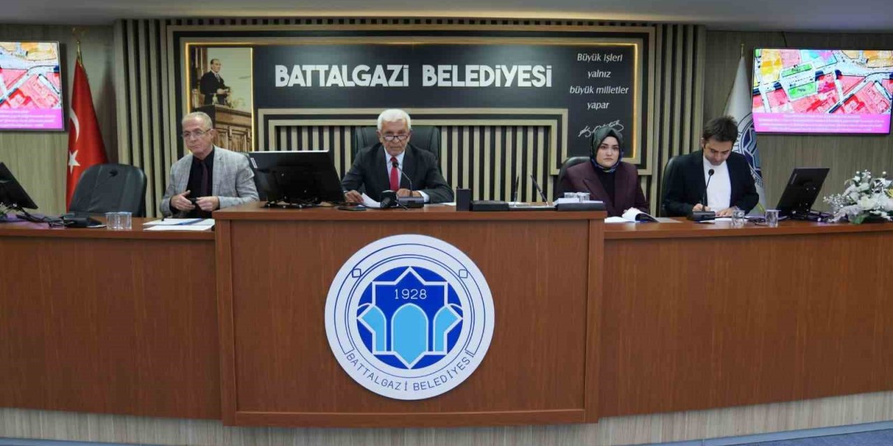 Battalgazi’de yol çalışmaları ilçe genelinde sürüyor