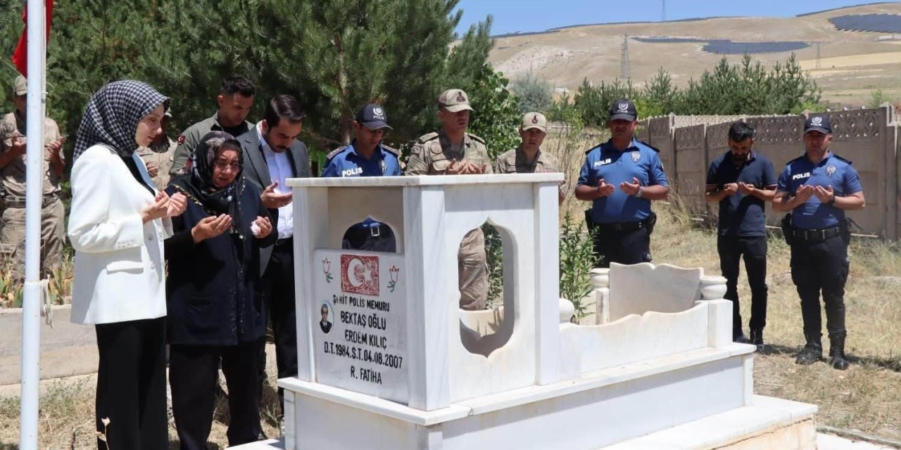 Şehit polis Erdem Kılıç, şehadetinin yıl dönümünde dualarla anıldı