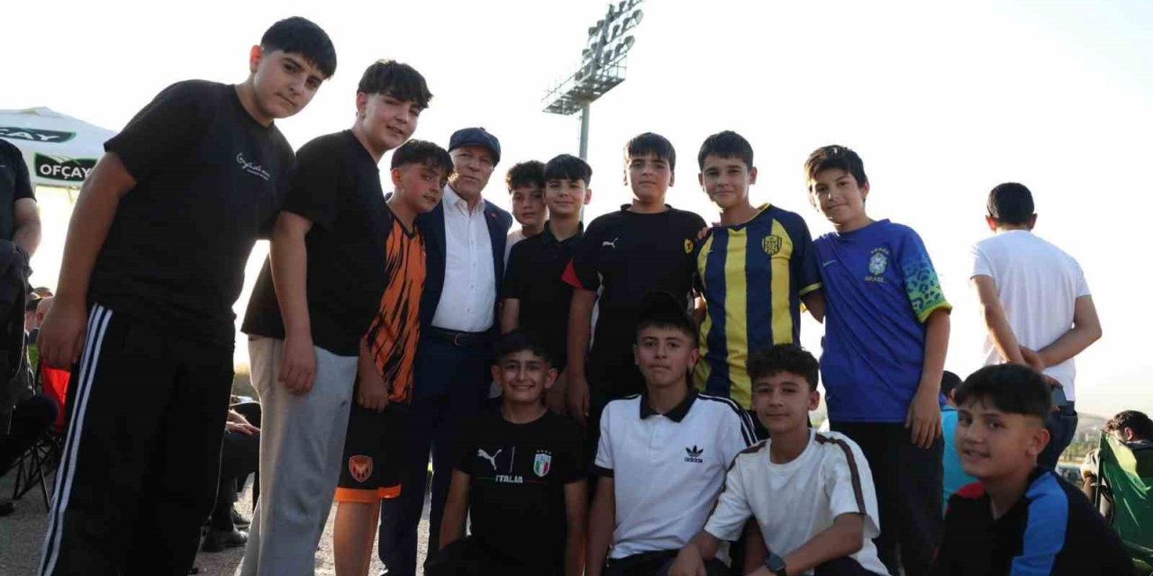 Başkan Sekmen: "Mavi beyaz sevdamızın her daim yanında olacağız"